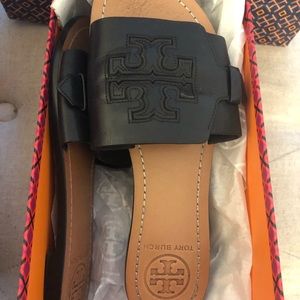 TORY BURCH BLK SLIDES